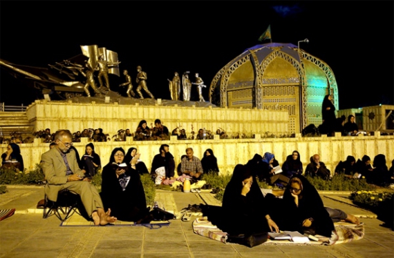 مراسم نورانی دومین شب از شبهای قدر در همدان برگزار شد+تصاویر