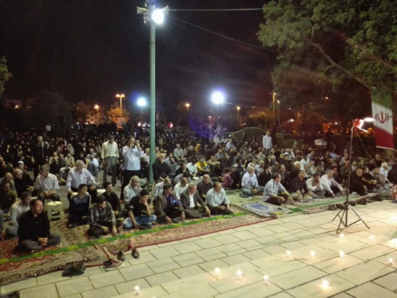 تصاویر/ شام غریبان شهدای گمنام در بوستان مردم همدان