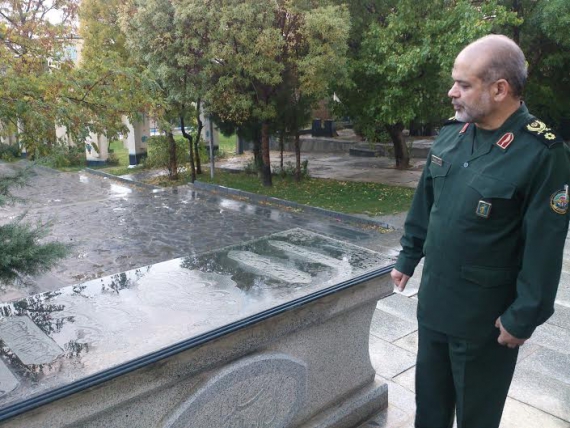 حضور وزیر سابق دفاع بر سر مزار سردار شهید حسین همدانی+تصاویر