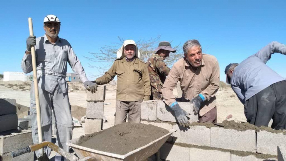 همت بلند جهادی ها از «همدان» تا «کنارک» / ساخت  کپرها برای سیل زدگان سیستان و بلوچستان