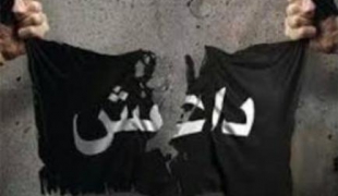 لحظه محاصره و شهادت یک روحانی توسط داعشی ها+فیلم