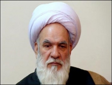 افرادی که چهره خبیث آمریکا را مسالمت‌آمیز معرفی می‌کنند در صف دشمن هستند