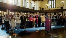 برگزاری نماز جماعت مختلط+عکس