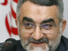 علی لاریجانی رئیس می‌ماند