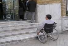 نبود فضای مناسب شهری خانه نشینمان می کند