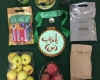 یلدای زینبی در همدان / توزیع 69 بسته یلدایی با کیک های منقش به حرم حضرت زینب (س)